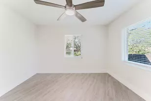 323 NW Spanish River Blvd, Boca Raton, FL 33431 - Photo 22