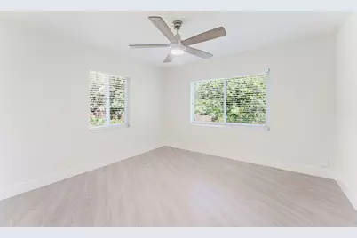 323 NW Spanish River Boulevard, Boca Raton, FL 33431 - Photo 18