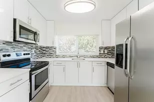 323 NW Spanish River Blvd, Boca Raton, FL 33431 - Photo 14