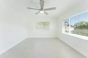 323 NW Spanish River Blvd, Boca Raton, FL 33431 - Photo 24