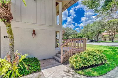 130 Brackenwood Road, Palm Beach Gardens, FL 33418 - Photo 2