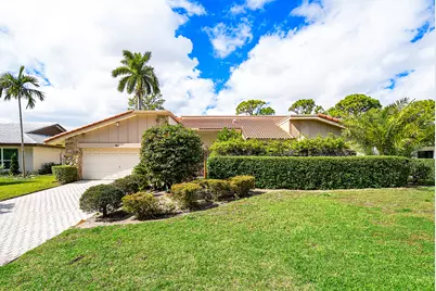 5104 Pineview Circle, Delray Beach, FL 33445 - Photo 2