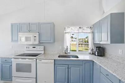 1827 Aynsley Way #5, Vero Beach, FL 32966 - Photo 10