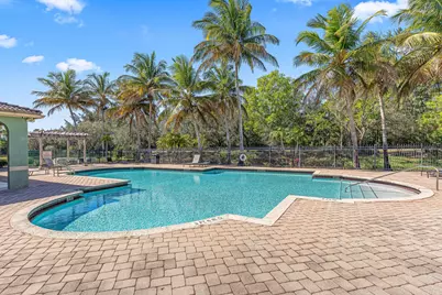 250 Crestwood Circle #102, West Palm Beach, FL 33411 - Photo 14