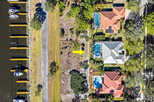 8888 SW Fishermans Wharf Dr, Stuart, FL 34997 - Photo 10