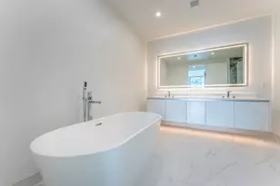 220 Lake Shore Dr, Lake Park, FL 33403 - Photo 20