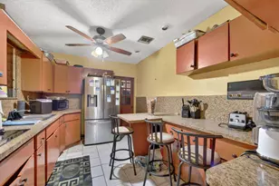 9281 Martinique Dr, Miami, FL 33189 - Photo 16