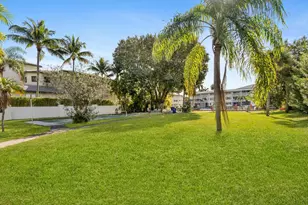 501 Blue Heron Dr, Hallandale Beach, FL 33009 - Photo 24