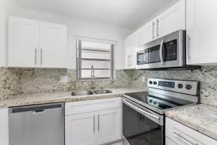 501 Blue Heron Dr, Hallandale Beach, FL 33009 - Photo 10