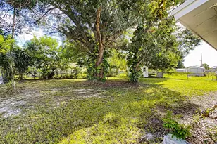 307 Essex Dr, Fort Pierce, FL 34946 - Photo 1