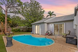 7842 W Blairwood Cir, Lake Worth, FL 33467 - Photo 2