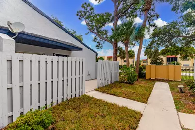 2007 Oleander Boulevard #Apt D, Fort Pierce, FL 34950 - Photo 6