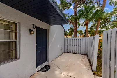 2007 Oleander Boulevard #Apt D, Fort Pierce, FL 34950 - Photo 8