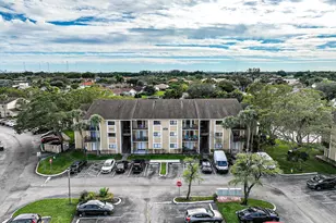 450 Palm Cir, Pembroke Pines, FL 33025 - Photo 1