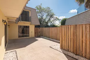 1700 Embassy Dr, West Palm Beach, FL 33401 - Photo 18