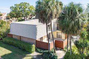 1700 Embassy Dr, West Palm Beach, FL 33401 - Photo 1