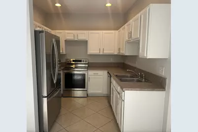 2143 SE Se Bell Isle Drive Drive, Port Saint Lucie, FL 34952 - Photo 2