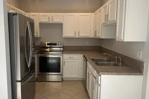 2143 SE Se Bell Isle Dr Dr, Port Saint Lucie, FL 34952 - Photo 2
