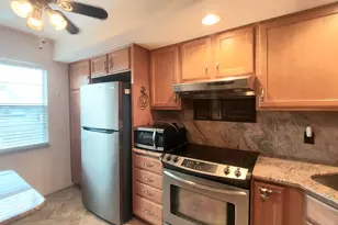 1032 Ainslie B, Boca Raton, FL 33434 - Photo 4