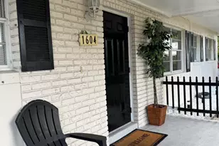 1604 SE Apache Ave, Stuart, FL 34994 - Photo 2