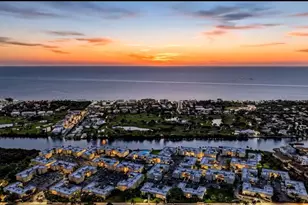 28 Colonial Club Dr, Boynton Beach, FL 33435 - Photo 2