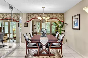 28 Colonial Club Dr, Boynton Beach, FL 33435 - Photo 6