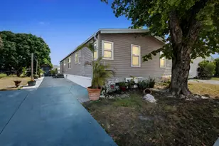 1700 SW 66th Ave, Boca Raton, FL 33428 - Photo 2