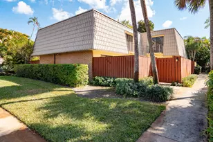 1700 Embassy Dr, West Palm Beach, FL 33401 - Photo 2