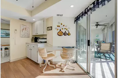 3590 Via Poinciana #416, Lake Worth, FL 33467 - Photo 12