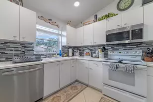 22740 E Royal Crown Terrace E, Boca Raton, FL 33433 - Photo 12