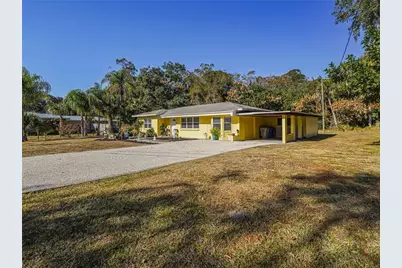 2049 50th Avenue, Vero Beach, FL 32966 - Photo 2