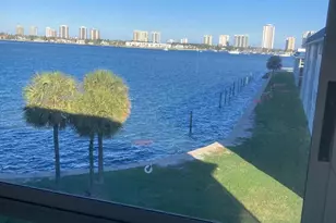 2936 Lake Shore Dr, Riviera Beach, FL 33404 - Photo 2