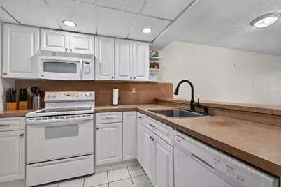 1340 E Golfview Drive, Pembroke Pines, FL 33026 - Photo 12