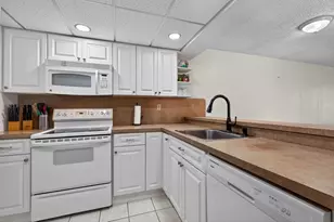 1340 E Golfview Dr, Pembroke Pines, FL 33026 - Photo 12