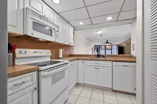 1340 E Golfview Dr, Hollywood, FL 33026 - Photo 14