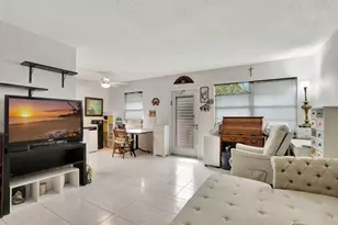 4076 Newport Q, Deerfield Beach, FL 33442 - Photo 6