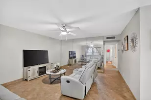 743 Burgundy P, Delray Beach, FL 33484 - Photo 4