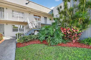 743 Burgundy P, Delray Beach, FL 33484 - Photo 2