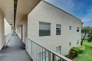 138 Flanders C, Delray Beach, FL 33484 - Photo 4