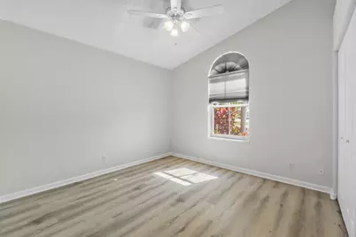 10679 Lake Shore Drive, Wellington, FL 33414 - Photo 14