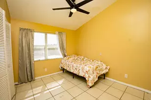 376 NW Sherry Ln, Port Saint Lucie, FL 34986 - Photo 10