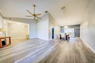 301 Knotty Wood Ln, Wellington, FL 33414 - Photo 6