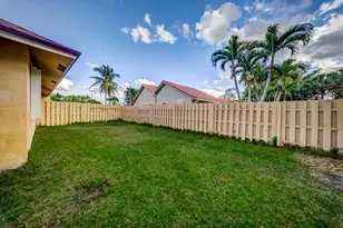 301 Knotty Wood Ln, Wellington, FL 33414 - Photo 38