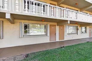 555 Purdy Ln, Lake Worth Beach, FL 33461 - Photo 2