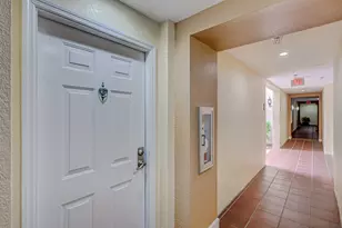 630 S Sapodilla Ave, West Palm Beach, FL 33401 - Photo 4