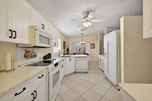 6737 Campanilla, Fort Pierce, FL 34951 - Photo 12