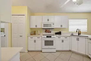 6737 Campanilla, Fort Pierce, FL 34951 - Photo 10