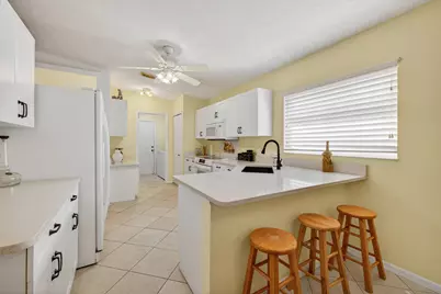 6737 Campanilla, Fort Pierce, FL 34951 - Photo 8