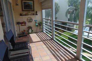 3186 Via Poinciana, Lake Worth, FL 33467 - Photo 8