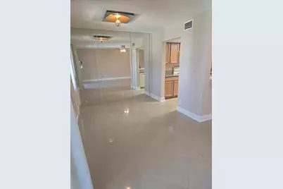 3186 Via Poinciana #310, Lake Worth, FL 33467 - Photo 2